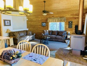 Smart TV, fireplace, DVD player