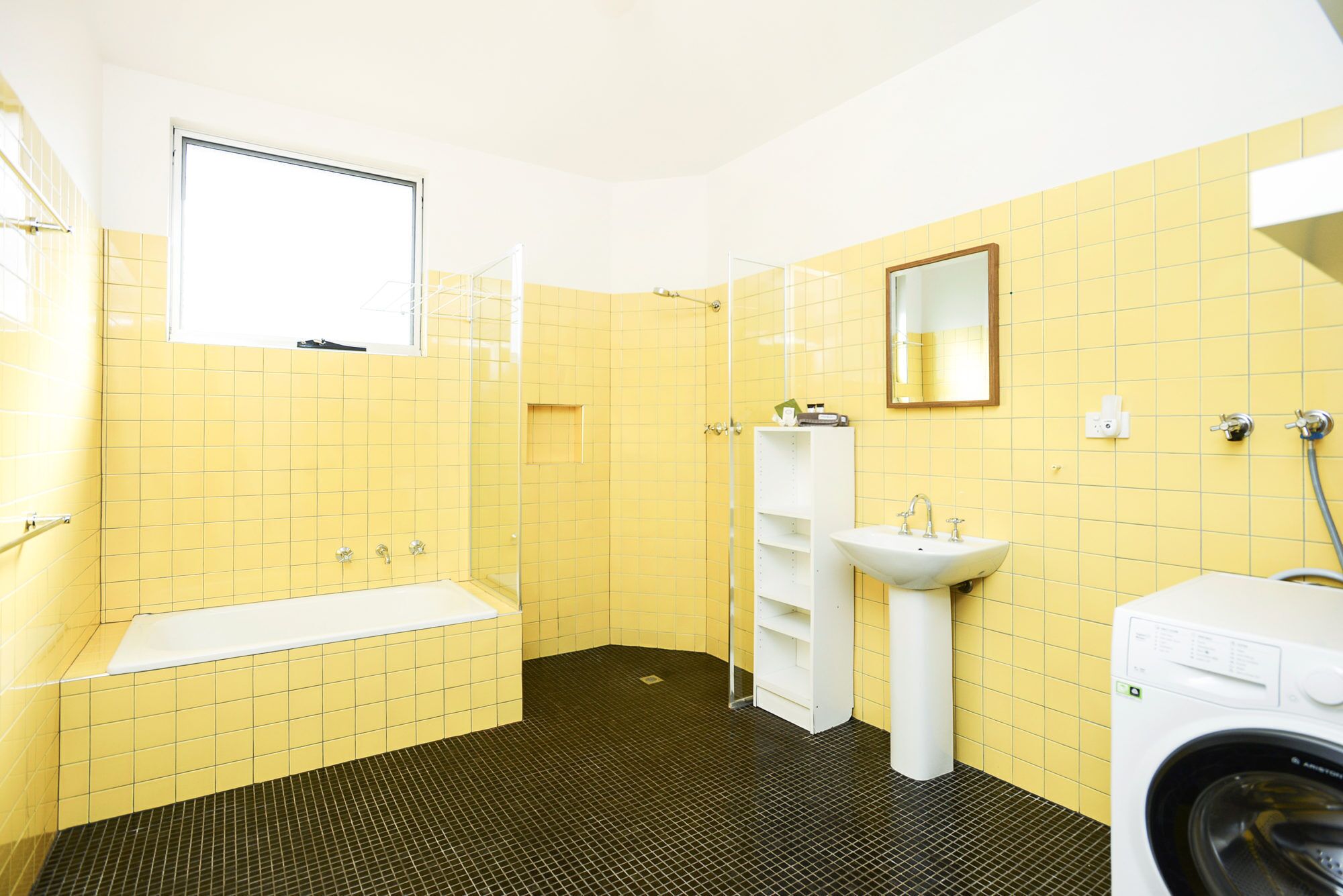 Bathtub, hair dryer, towels