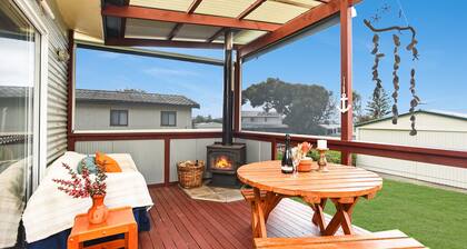 2BR Pet-Friendly Beach Cottage – Fenced Yard, BBQ, Outdoor Shower | Ideal for Extended Stays