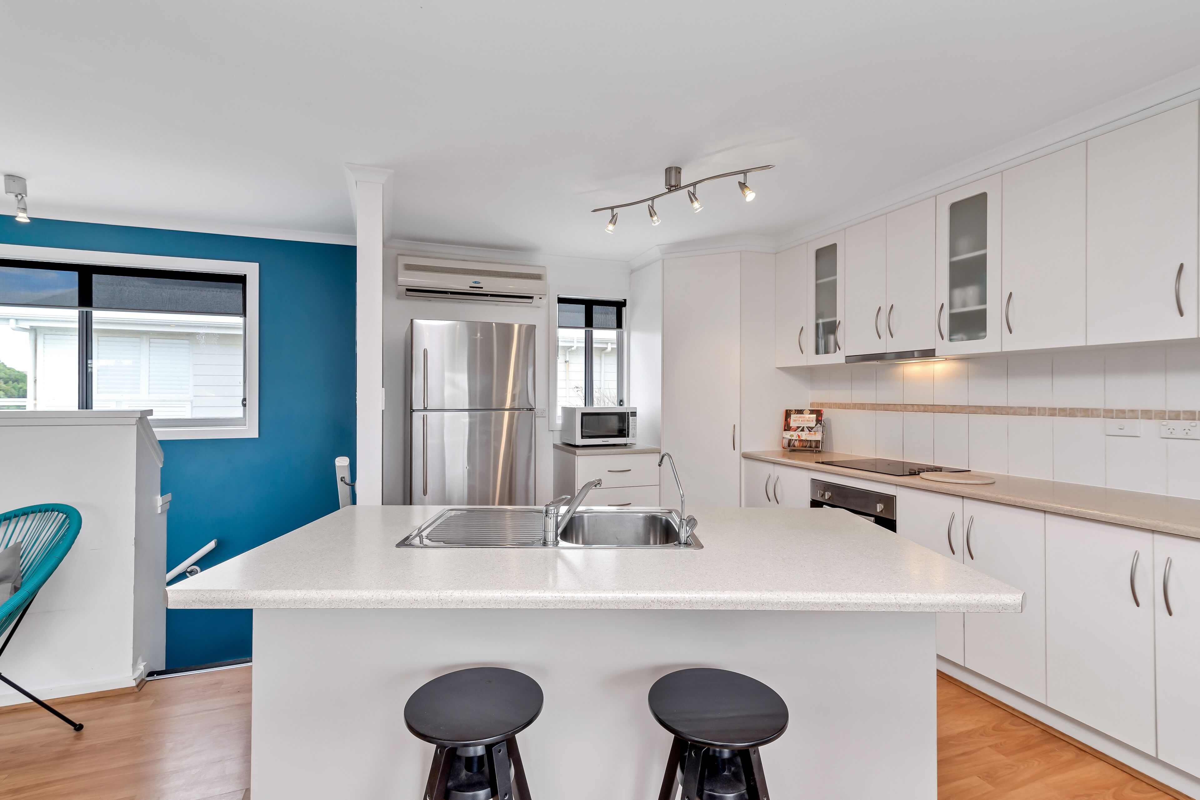 Spacious & Family Friendly Home | Only three doors down from The Esplanade — image 11