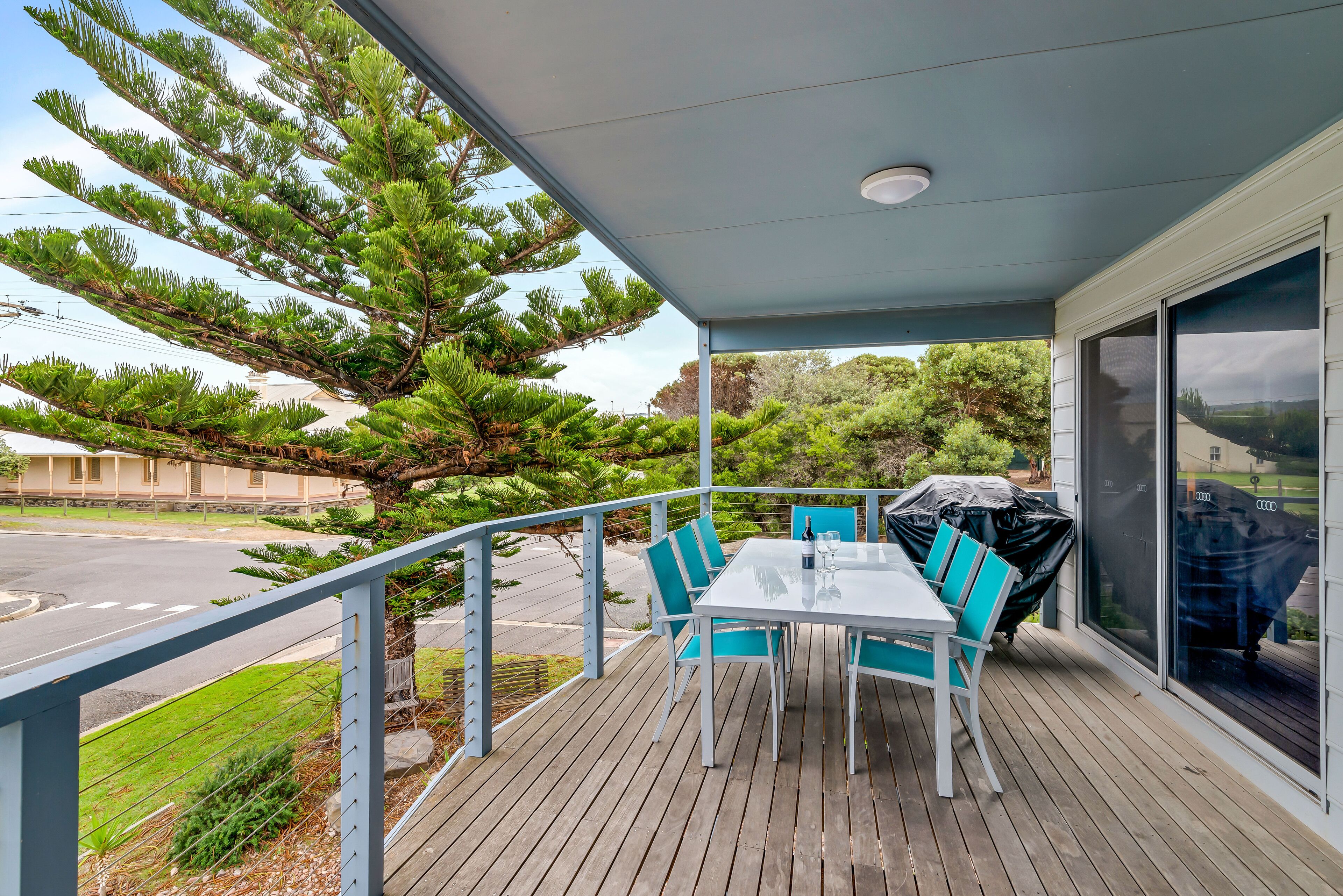 Spacious & Family Friendly Home | Only three doors down from The Esplanade — image 5