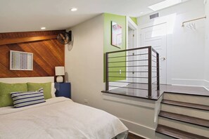 9 Schlafzimmer, Betten mit Memory-Foam-Matratzen, Bügeleisen/Bügelbrett
