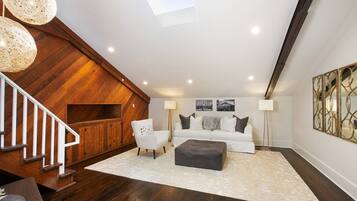 TV, Netflix, streaming services, offices