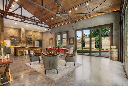 Maison Grace | Luxurious Redesign with Pool Near French Quarter