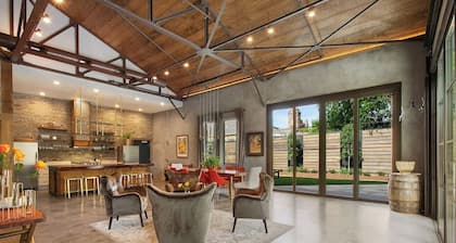 Maison Grace | Luxurious Redesign with Pool Near French Quarter