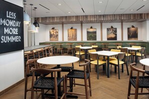 Free daily buffet breakfast  - Fairfield Inn & Suites by Marriott Knoxville Lenoir City/I-75 (Lenoir City)