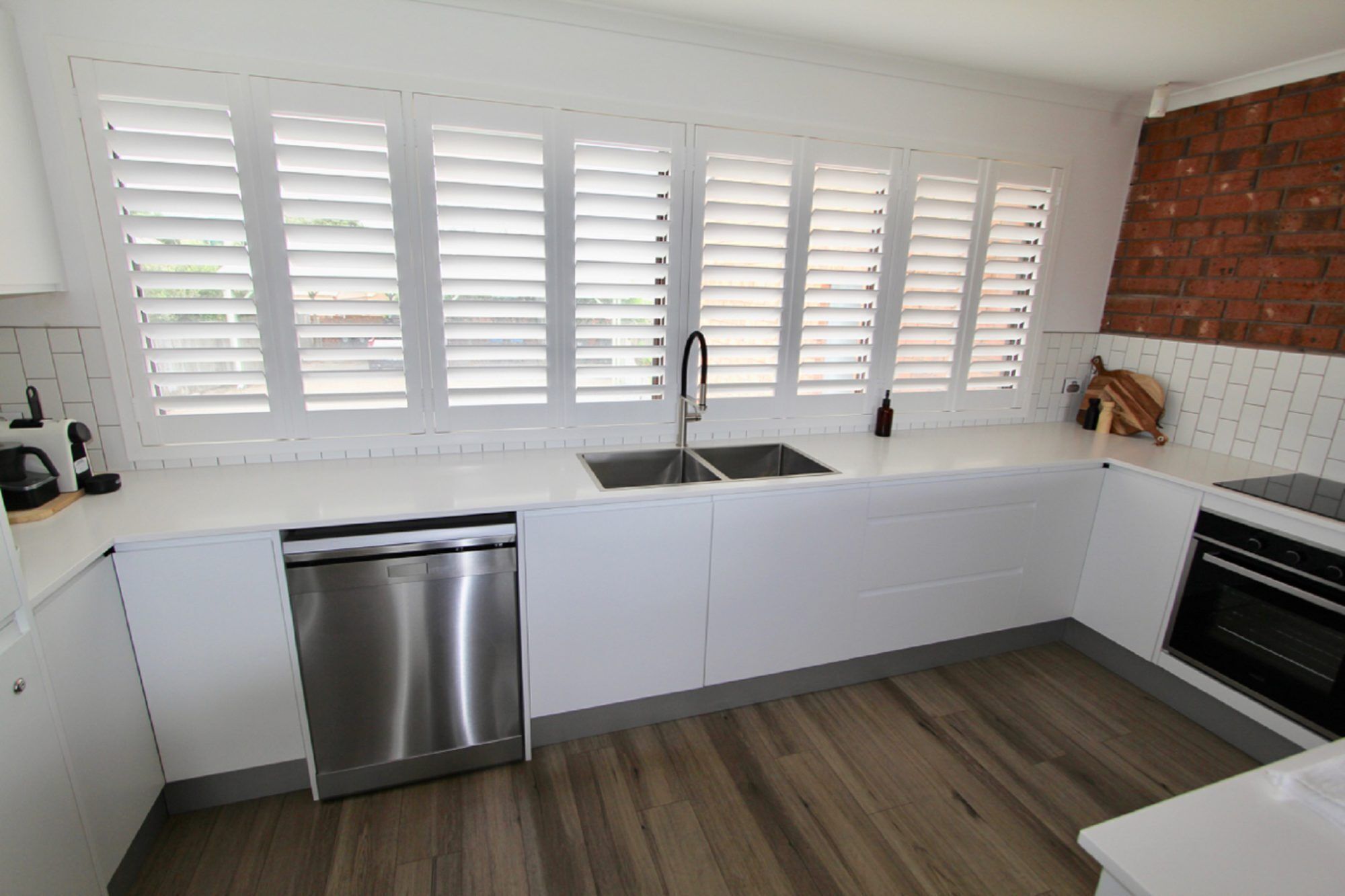 Southern Sands Coastal Getaway: Your Front Row Seat to Knight Beach's Horizon — image 11