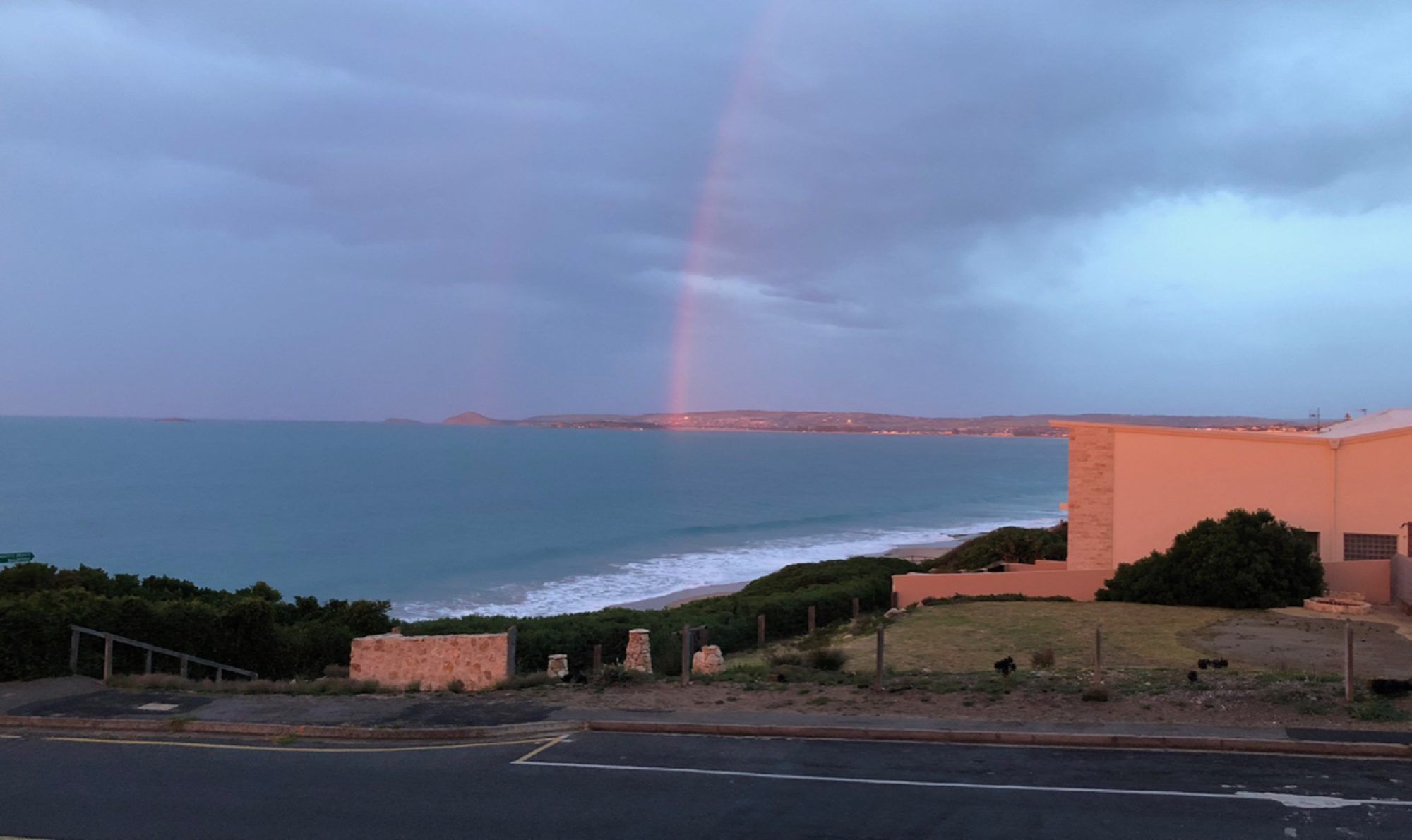 Southern Sands Coastal Getaway: Your Front Row Seat to Knight Beach's Horizon — image 23