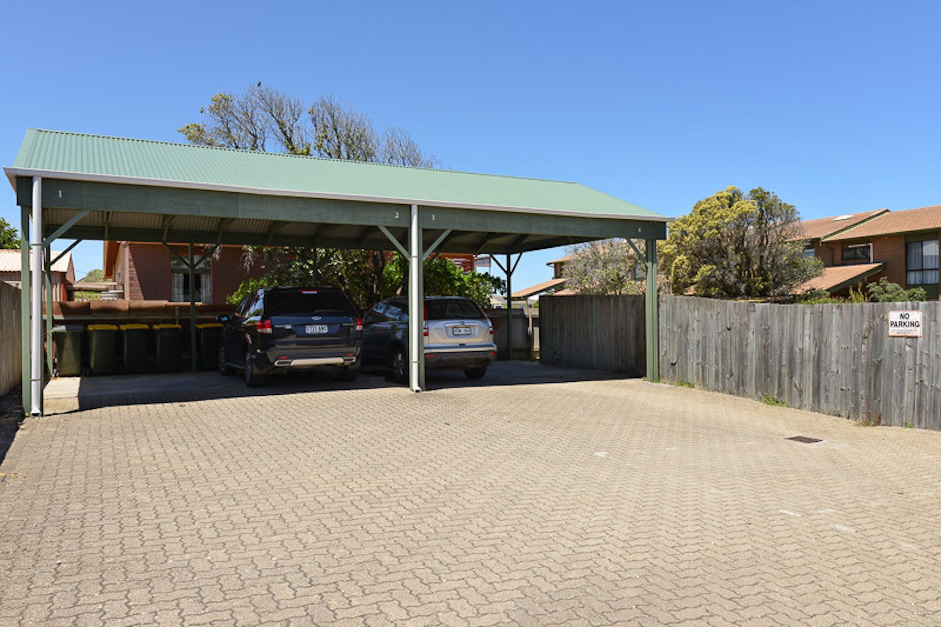 Southern Sands Coastal Getaway: Your Front Row Seat to Knight Beach's Horizon — image 3