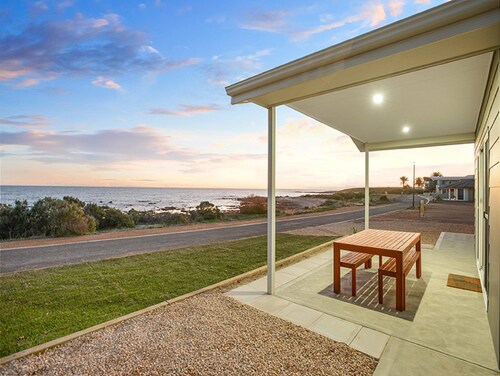 Wallaroo Esplanade Beachfront – Pet-Friendly Holiday House, North Beach | Ideal for 28+ Night Extended Stays