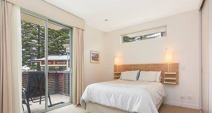 Breeze Beachfront Apartment 1: Ocean Views and Convenient Ground Floor Access!
