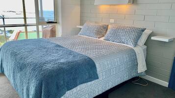 2 chambres, fer et planche à repasser, Wi-Fi gratuit, draps fournis