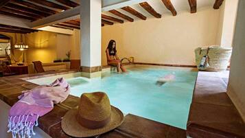 Inomhuspool och uppvÀrmd pool