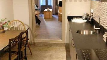 Fridge, microwave, dishwasher, coffee/tea maker
