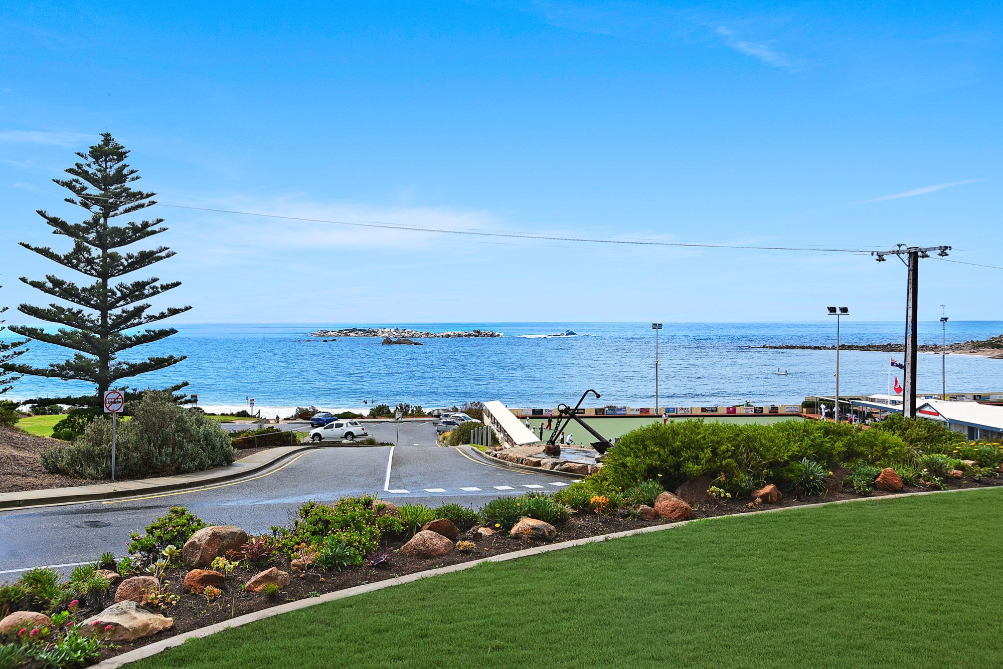 INCREDIBLE HORSESHOE BAY VIEWS  | WALKING DISTANCE TO EVERYTHING