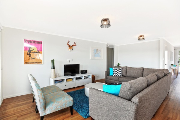 TV, DVD-spiller og stereoanlegg