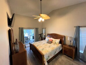 4 bedrooms, iron/ironing board, free WiFi, bed sheets