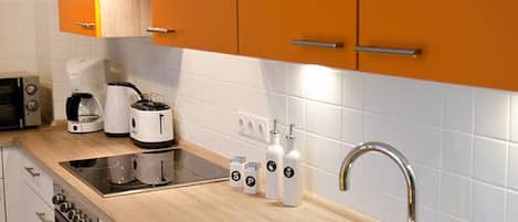 Fridge, microwave, oven, stovetop