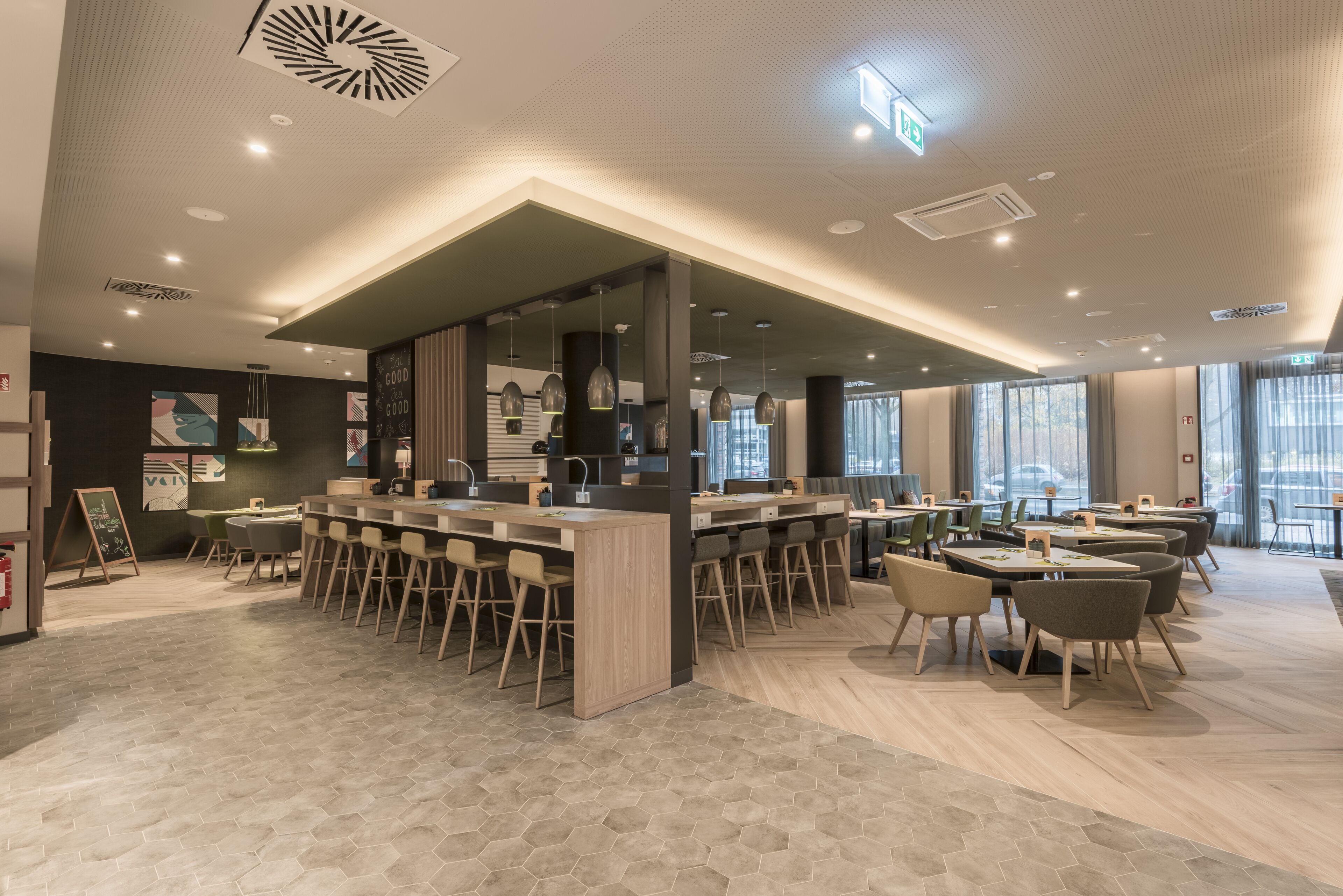 Petit déjeuner buffet (25 EUR par personne)