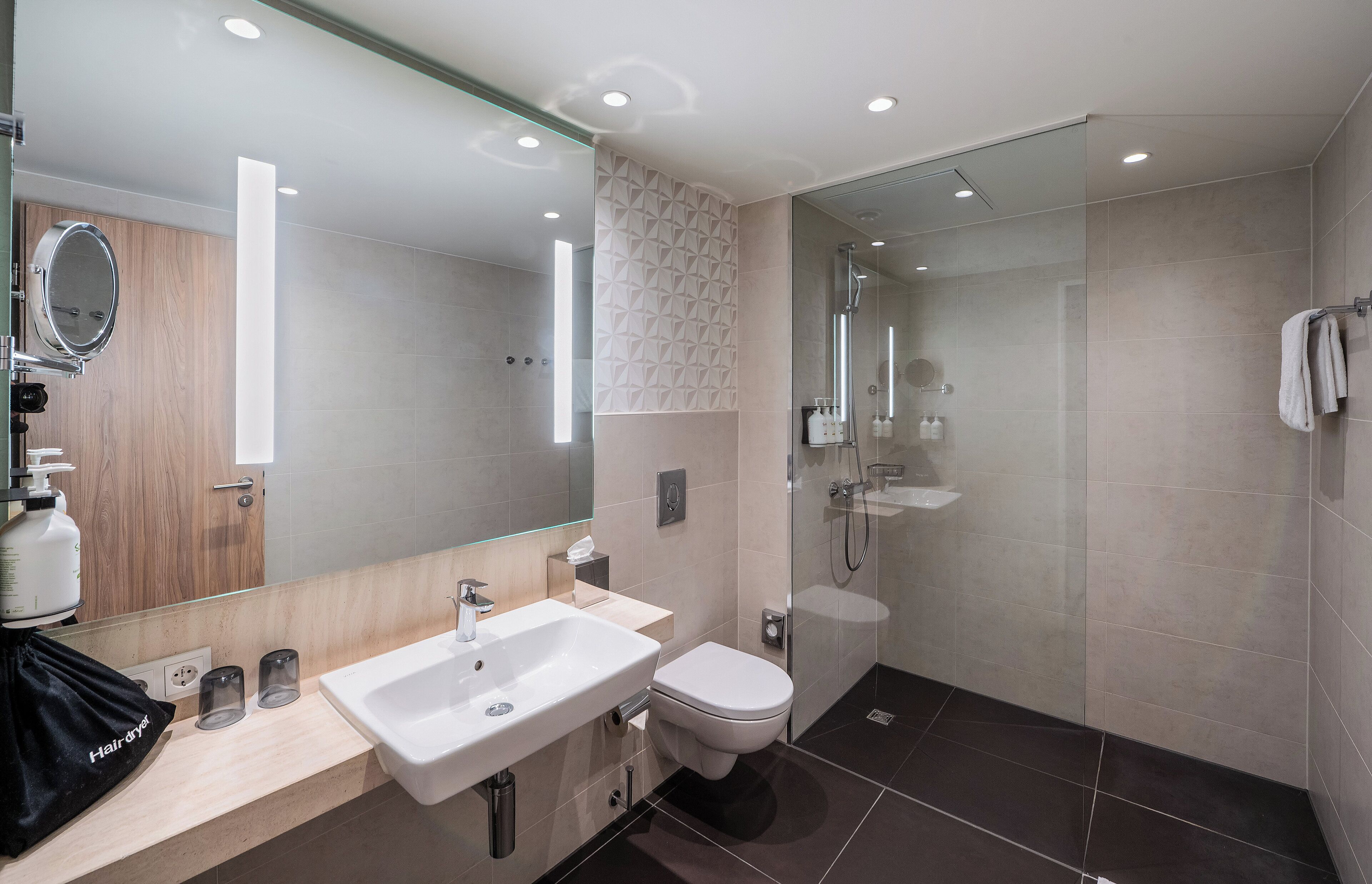 Photo - Holiday Inn Hamburg - Berliner Tor by IHG