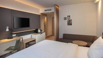 Premium Room, 1 King Bed (With Couch)