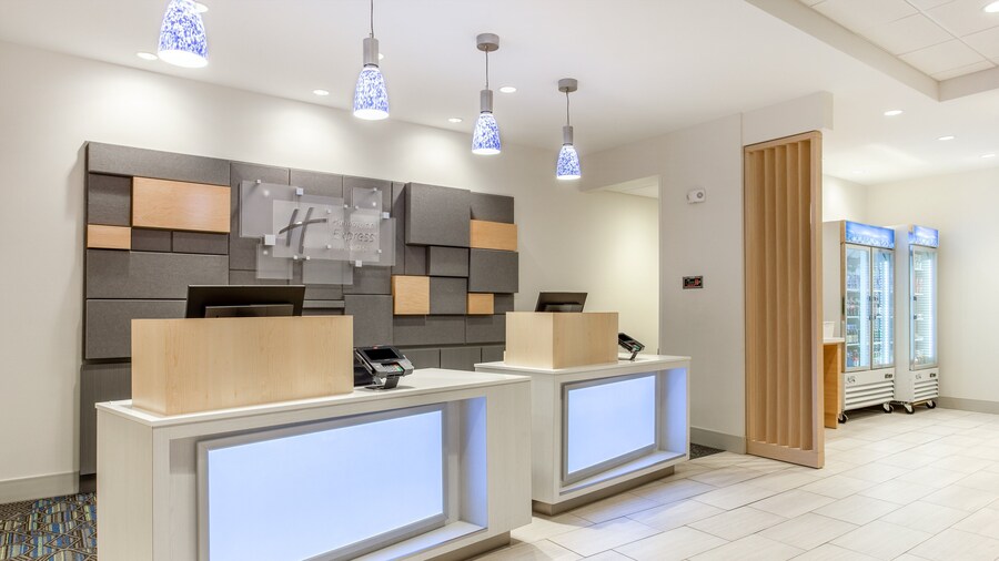 Holiday Inn Express & Suites Ottawa by IHG