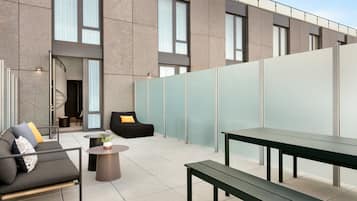 Loft, 1 King Bed (Loft) | Terrace/patio