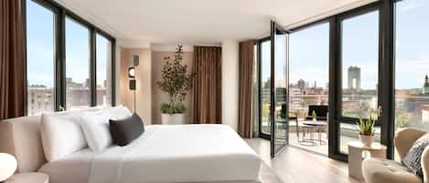 Suite, 1 chambre, balcon, vue ville | Vue de la chambre