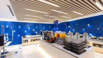 Free daily buffet breakfast