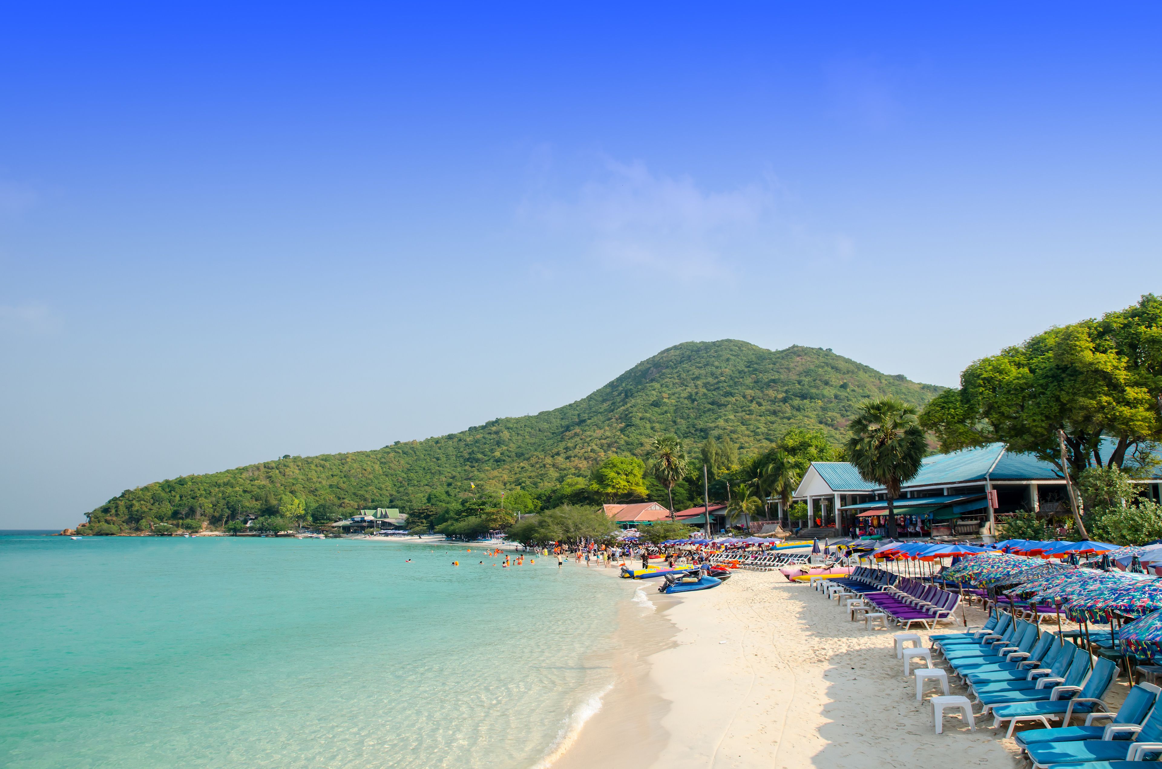 beach nearby, beach towels