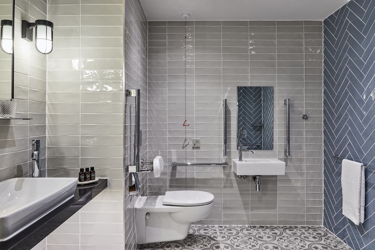 standard room, 1 king bed, accessible | 1 bedroom, premium bedding, in-room safe, desk