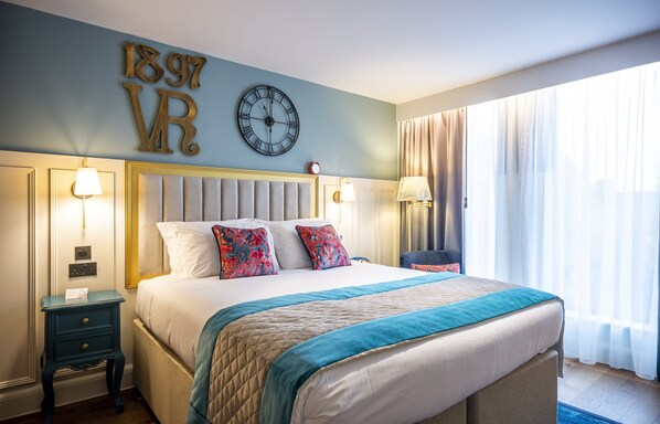 Literie de qualité, coffre-fort, bureau