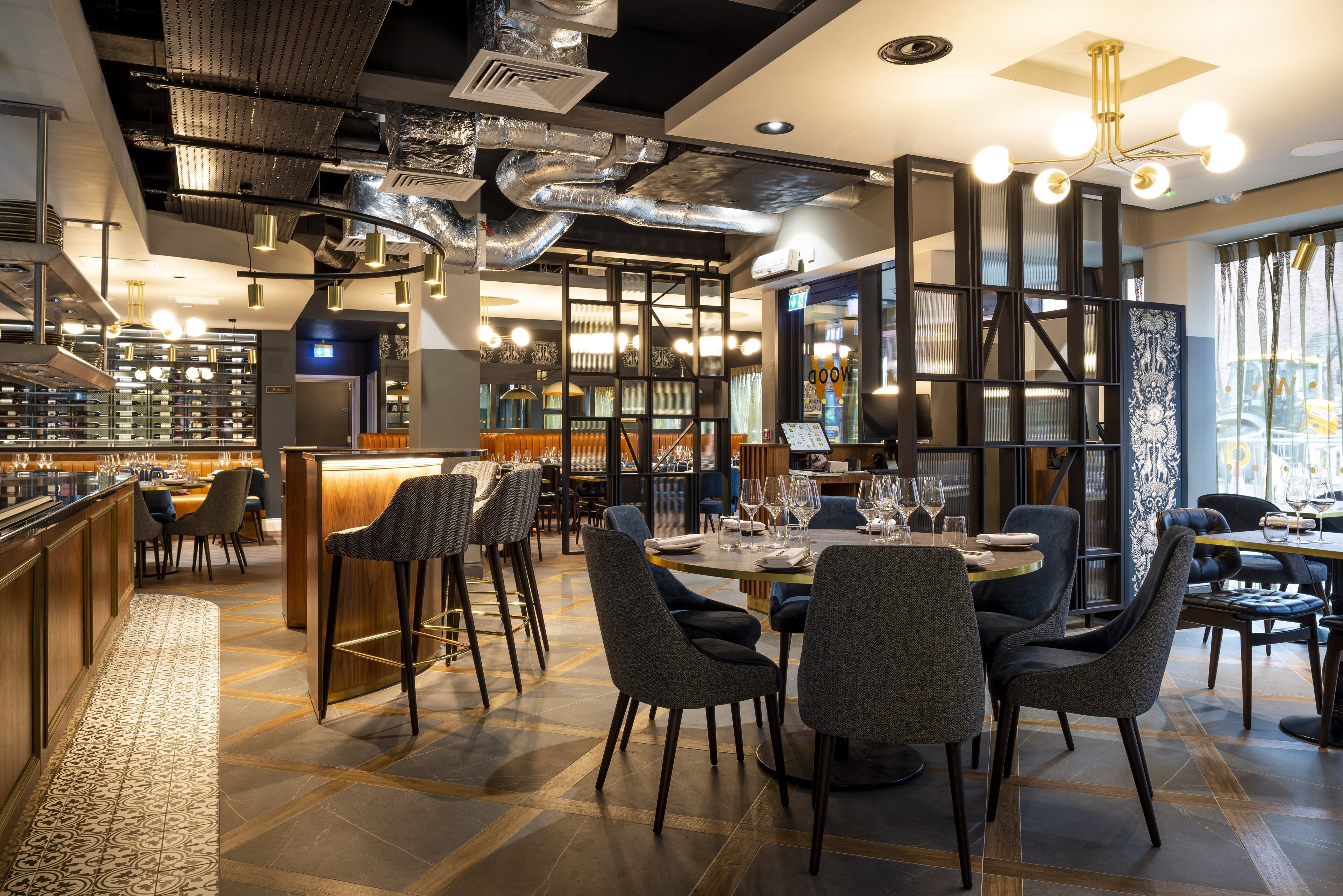 Déjeuner, dîner et souper servis sur place