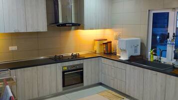 Dapur, mesin basuh pinggan mangkuk