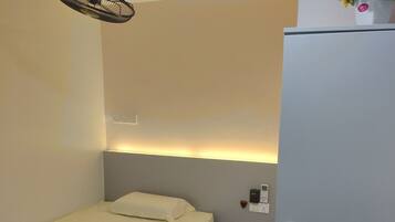 Single Room, 1 Katil Bujang XL (Large Single) | Peralatan tempat tidur premium, dihias secara berasingan