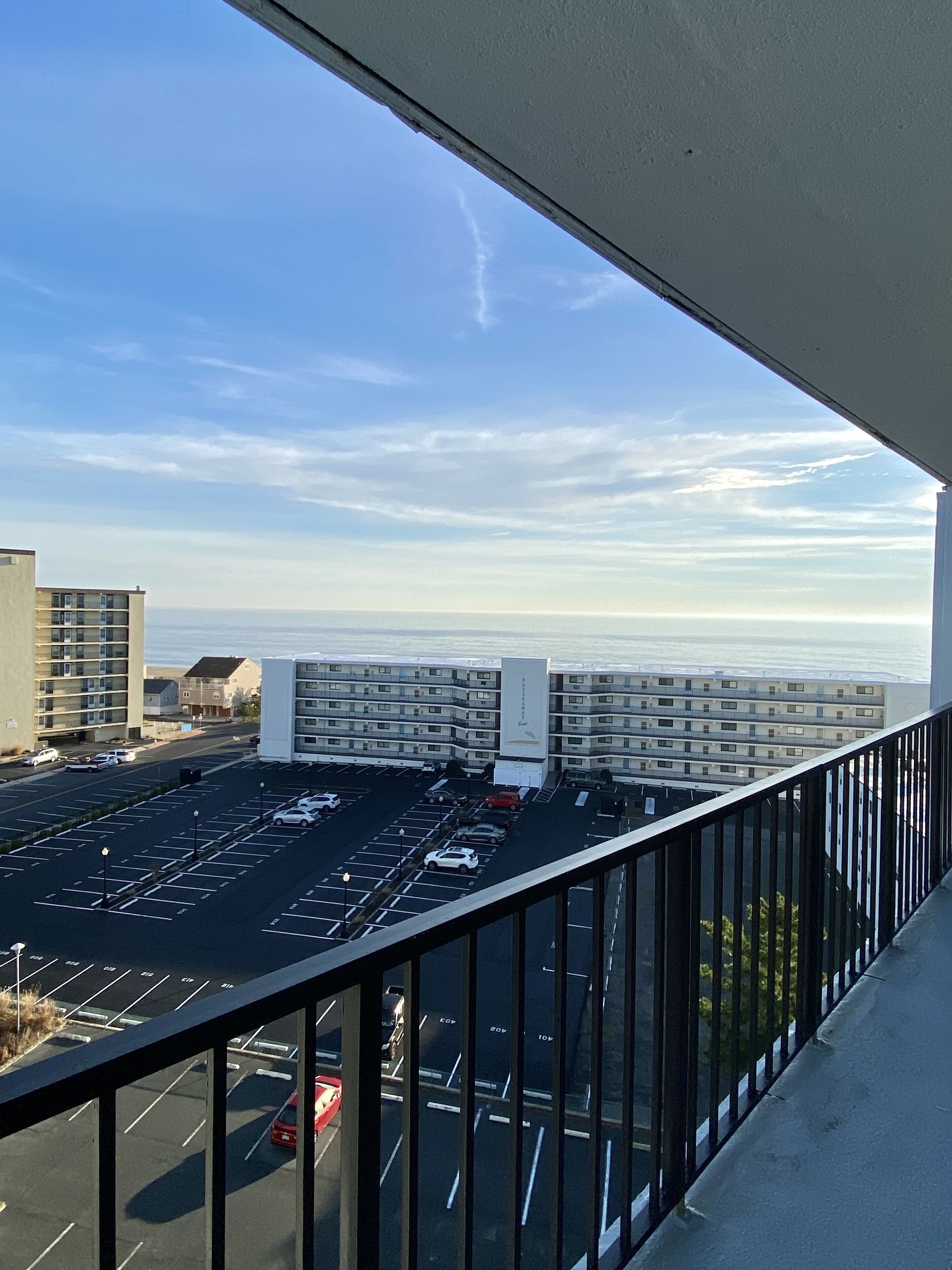 Splendid top-floor north OC ocean-block condo with pool, great ocean & bay views