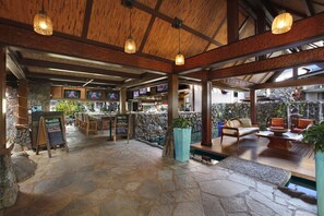 Outdoor dining - Spectacular Oceanfront View at Hanalei Bay Resort 9101,2,3 - 6 min walk to beach (Princeville)
