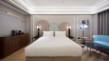 Minibar, desk, free WiFi