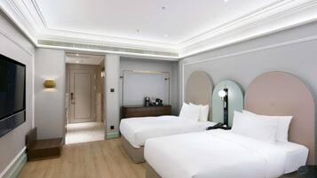 Minibar, desk, free WiFi