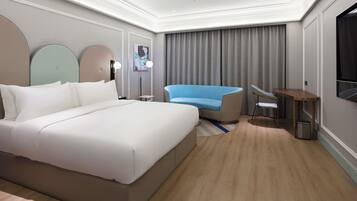 Minibar, desk, free WiFi