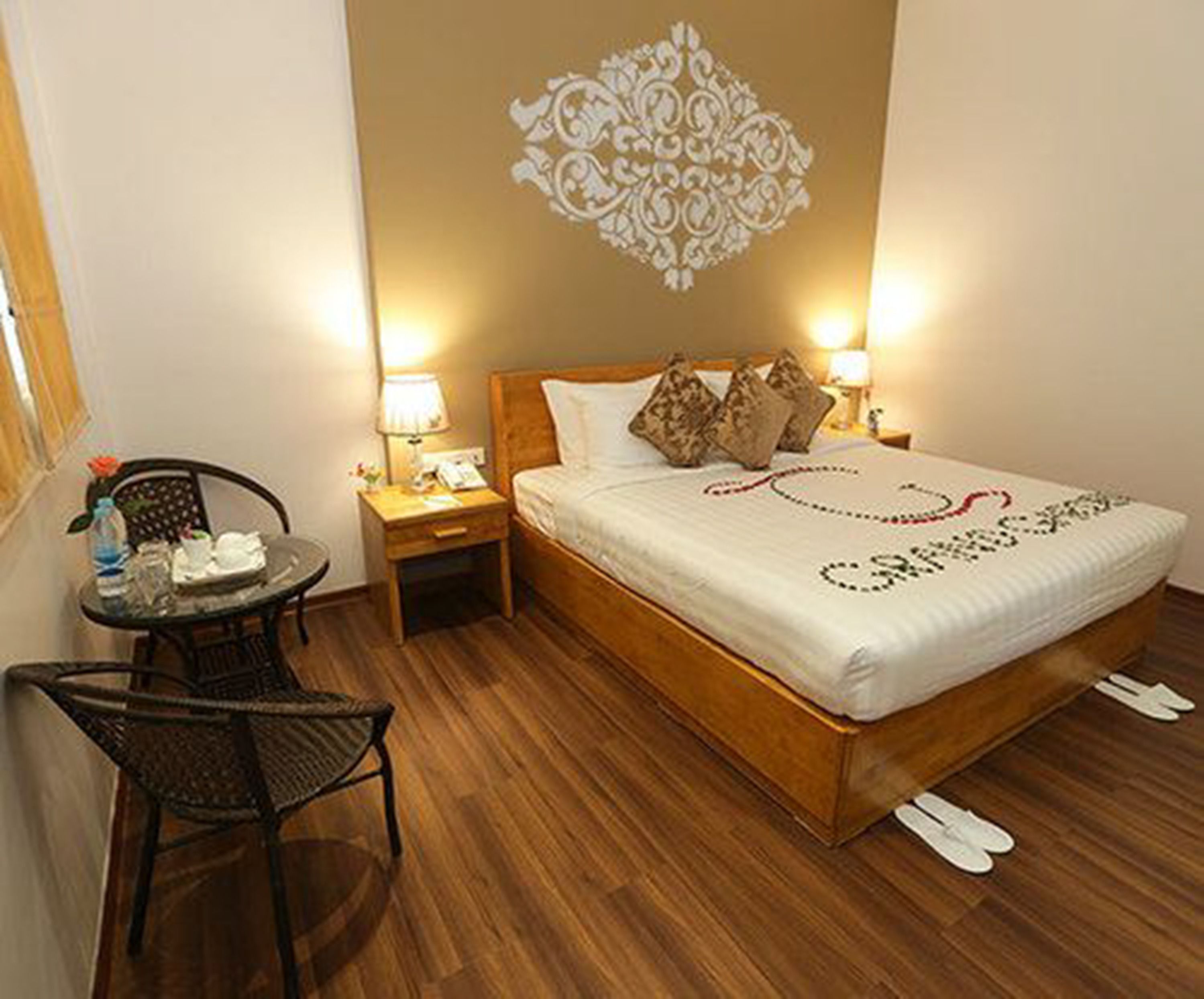 minibar, desk, rollaway beds, free wifi