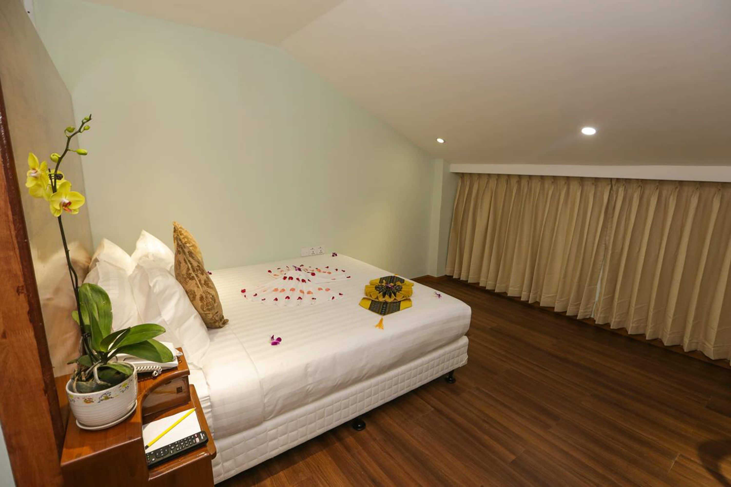 standard double room | minibar, desk, rollaway beds, free wifi
