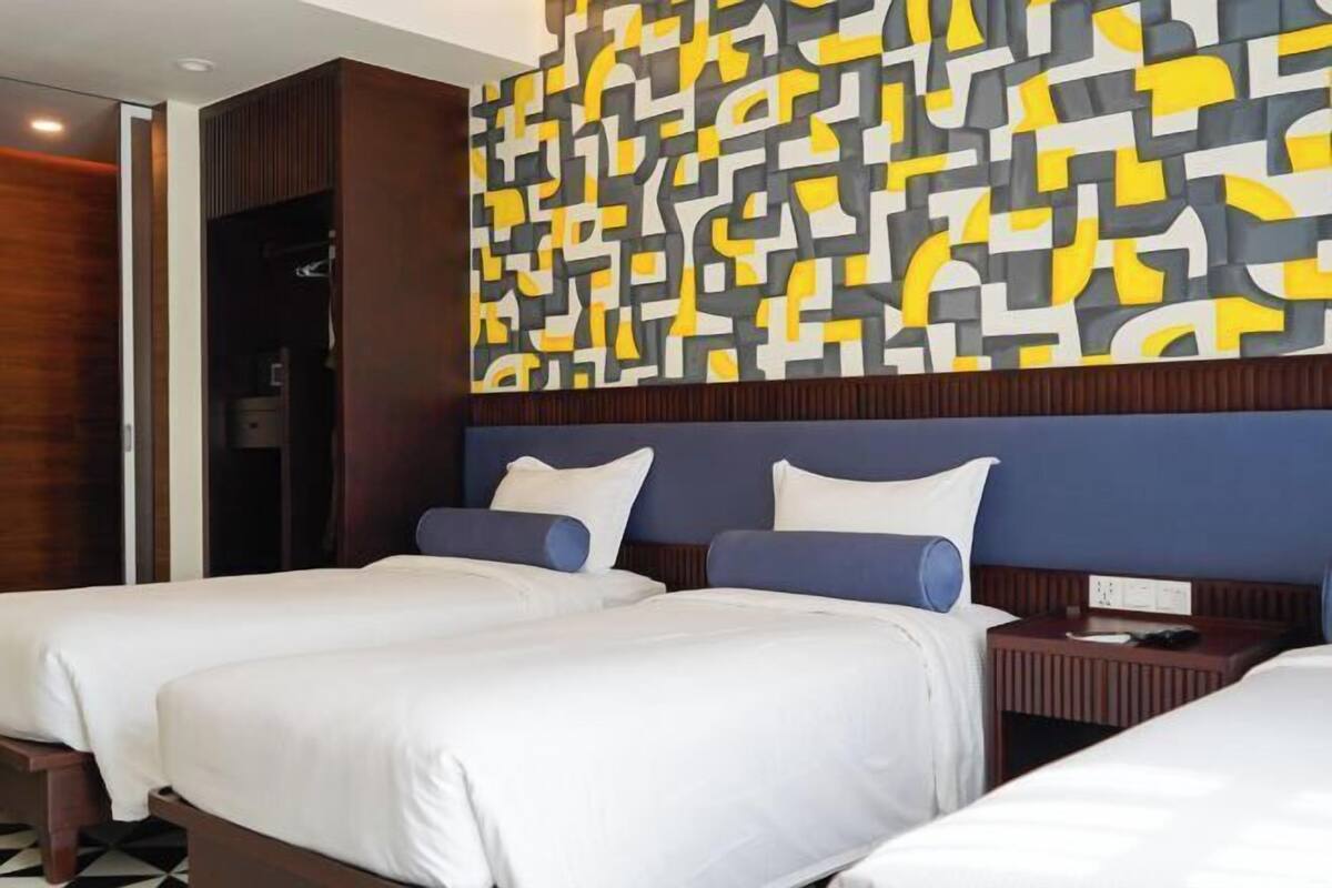 Ropa de cama de alta calidad y tabla de planchar con plancha