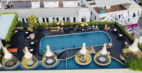 ザ トゥイズト ライフスタイル ホステル & ホテル