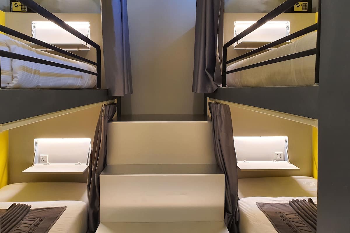 Premium bedding, iron/ironing board, free WiFi, bed sheets
