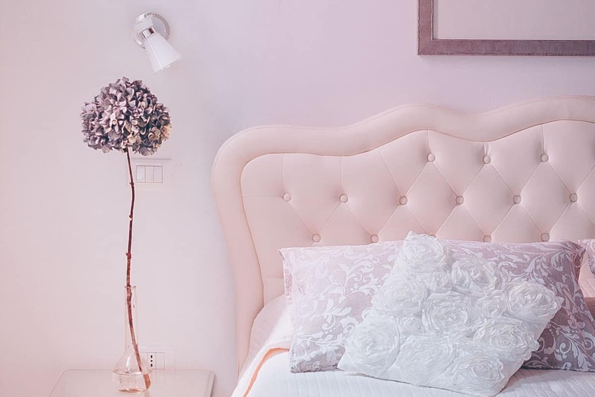 Quarto conforto, 1 cama Queen (champagne) | Roupas de cama premium, edredons de pluma, cofres nos quartos