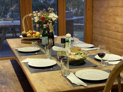 Stunning, self contained 2 bedroom mud brick cottage close to Mt Hotham! 