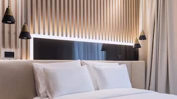 Deluxe-værelse - 1 queensize-seng | Minibar, pengeskab på værelset, individuelt design