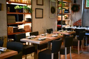 2 restaurants, Modern European cuisine