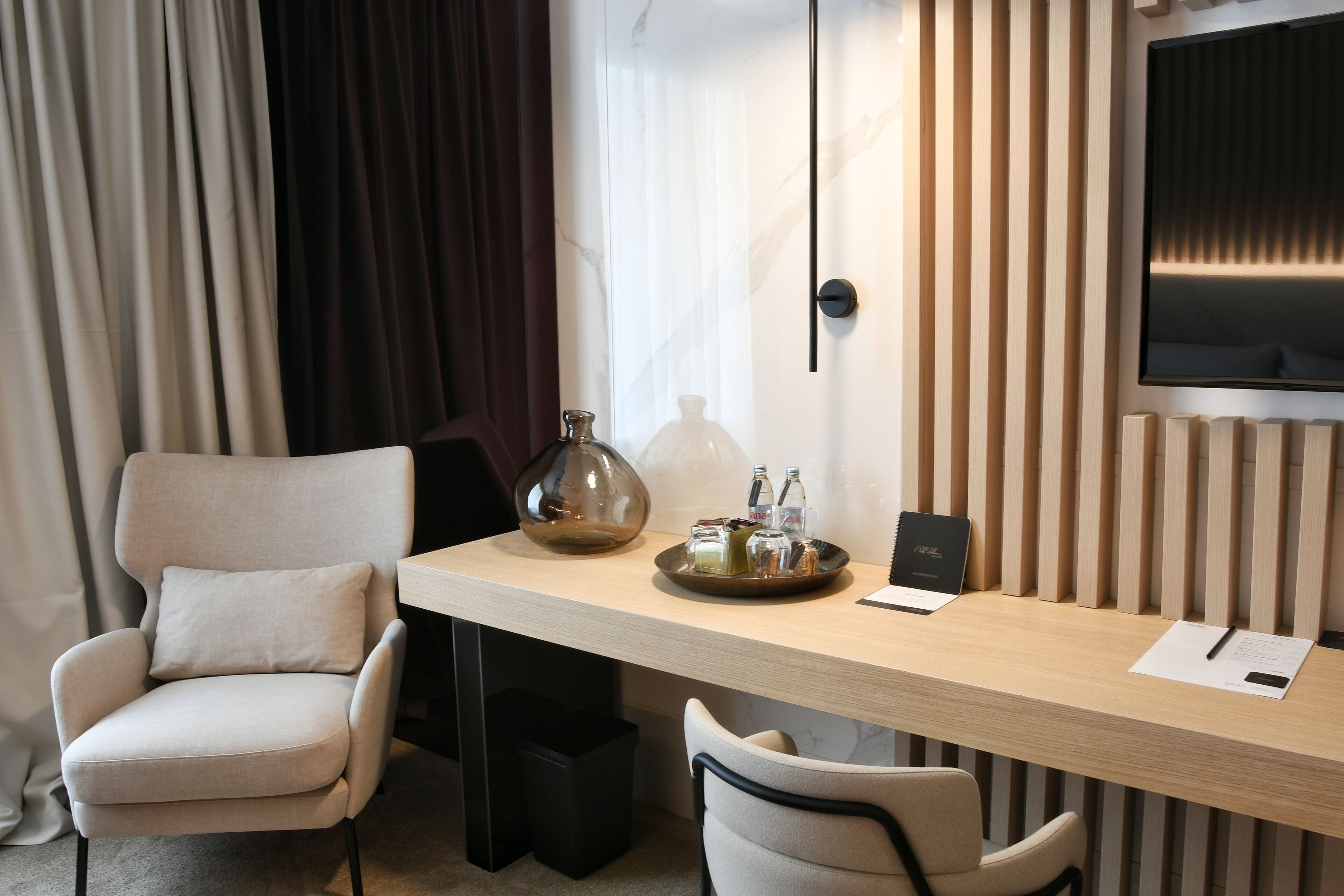 superior room, 1 queen bed | minibar, in-room safe, individually decorated, individually furnished